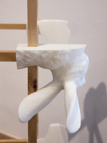 Del af et kunstværk i udstillingsrum på Kunsthal Charlottenborg