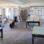 Borde, redskaber og materialer på Laboratoriet for Grafik og Maleri